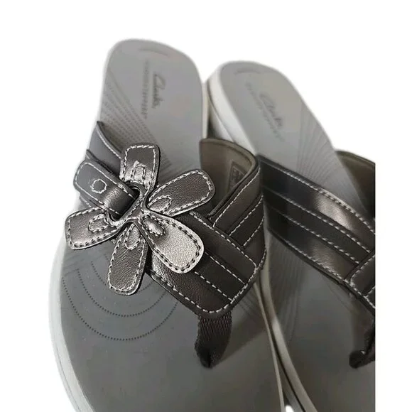 Clarks NWOB Women's 8 M Cloudsteppers Brinkley Flora Sandals Pewter NEW - Picture 3 of 6
